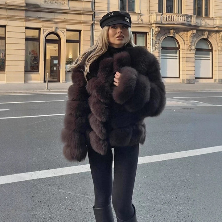 Damen Kurzer Plüsch-Boxy Kunstpelz-Blouson mit gestuften Volumenbahnen Echoarchiv
