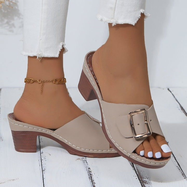 Damen Offene Slip-On Mules mit mittelhohem Blockabsatz und großer Zierschnalle Echo Archiv