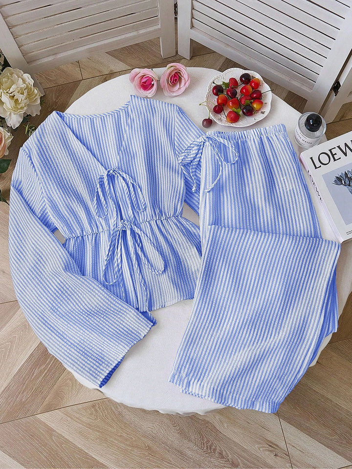 Damen nan gestreiftes Leinenähnliches Homewear-Set mit gerafftem Tunnelzugoberteil und elastischer Bundhose Echo Archiv