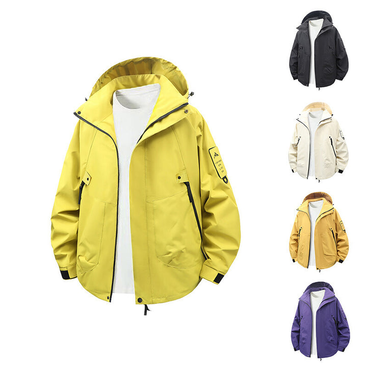 Herren funktionale Outdoor-Jacke mit verstellbarem Kapuzenbereich und zahlreichen Taschen Echoarchiv
