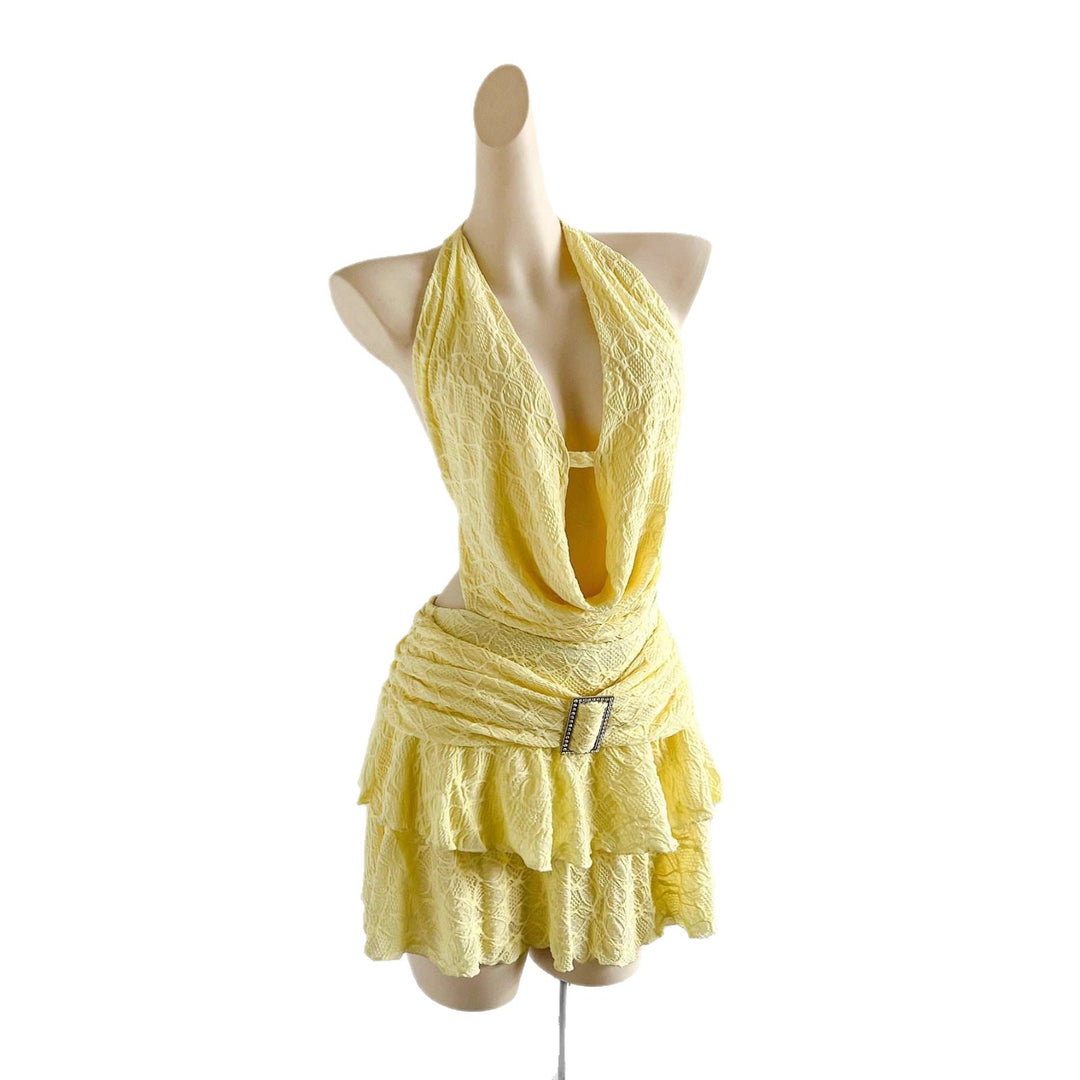 Damen Minikleid mit raffiniertem Wickel-Ausschnitt und dekorativen Rüschen Echo Archiv