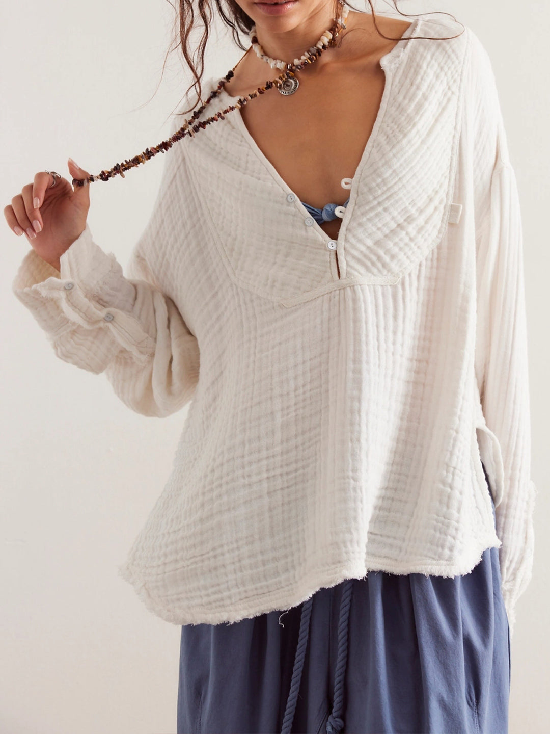 Damen Leichte Baumwoll-Gauze Bluse mit Henley-Ausschnitt – Avérine
