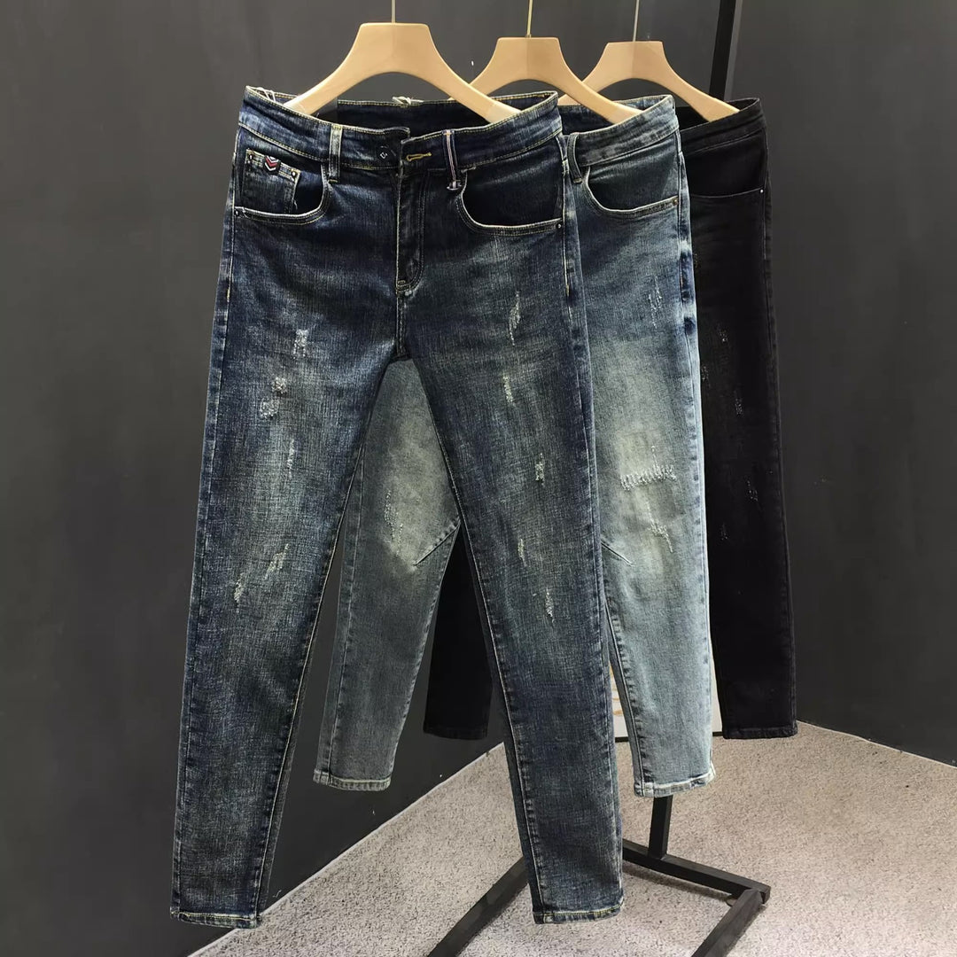 Herren Skinny Jeans mit distressed Details und modernem Schnitt Echoarchiv