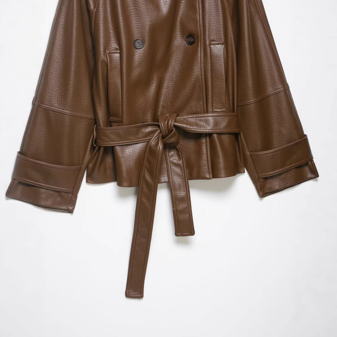 Damen Leder-Trenchcoat mit Bindegürtel, Schulterklappen und oversized Kragen Echo Archiv