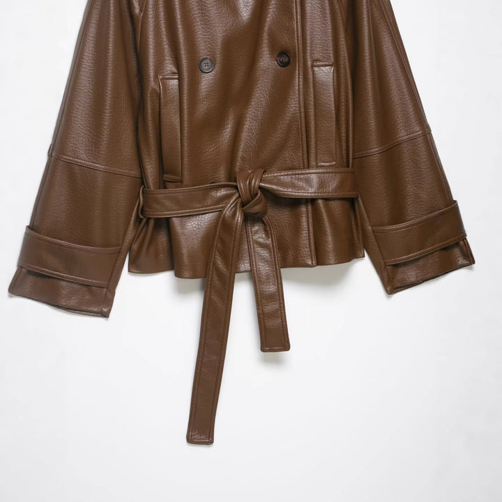 Damen Leder-Trenchcoat mit Bindegürtel, Schulterklappen und oversized Kragen Echo Archiv