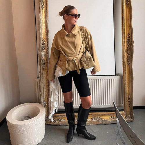 Damen Kurze Taillierte Canvas-Jacke mit Bindegürtel und überschnittenen Schultern Echoarchiv