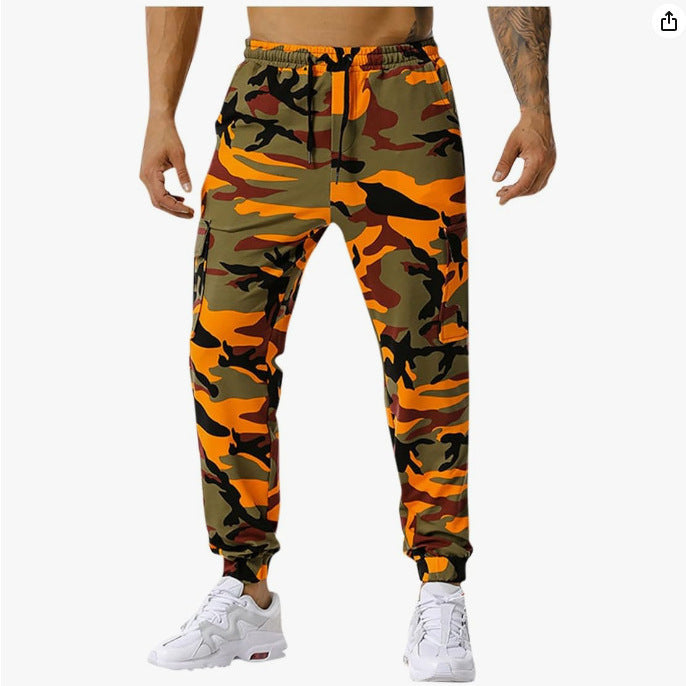 Herren Cargohose mit praktischen Seitentaschen im Camouflage-Design Echoarchiv