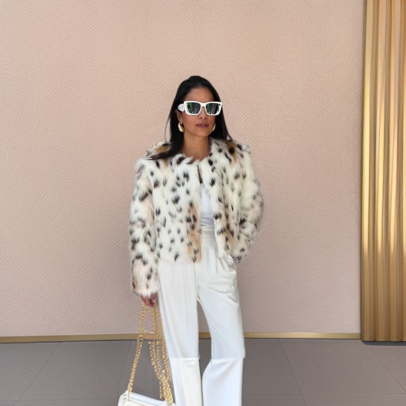 Damen Kurzfelljacke aus Kunstfell mit Leoprint und kastiger Silhouette Echo Archiv