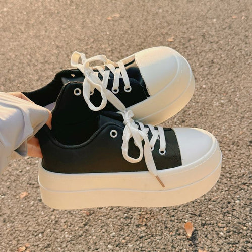 Damen Plateausneaker mit sportlicher Silhouette und modischem Schnürsystem Echo Archiv