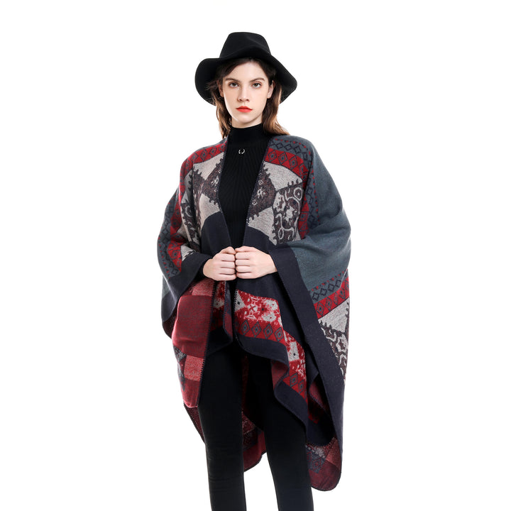 Damen Oversize Poncho aus Jacquard-Strick mit geometrischem Ethno‑Muster Echo Archiv