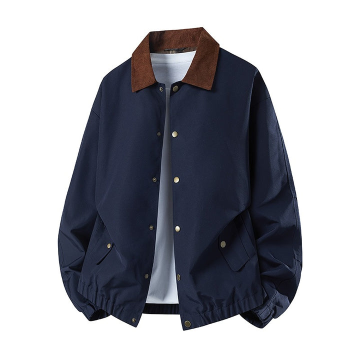 Herren Kurz geschnittene Coachjacke mit Cordkragen, verdeckter Druckknopfleiste & elastischem Saum Echoarchiv