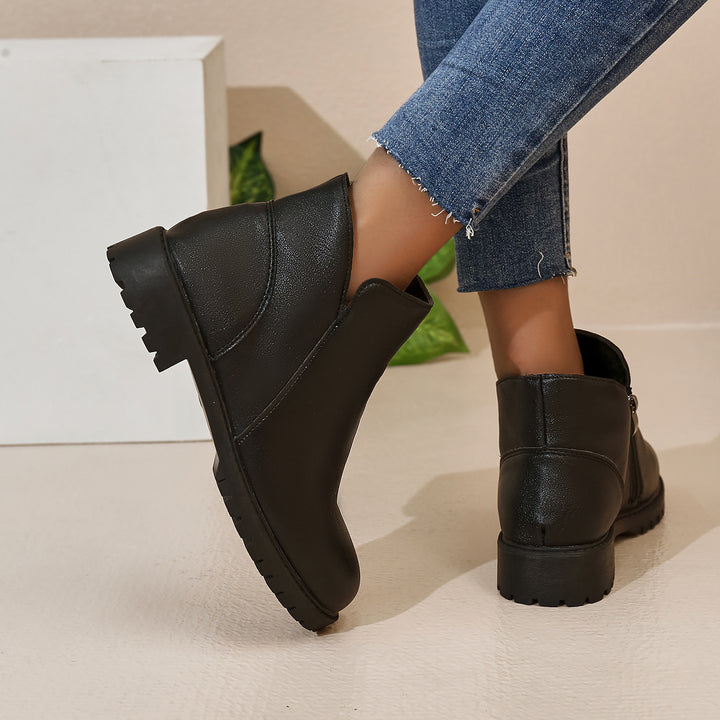 Damen kurze Stiefeletten mit profilierter Gummilaufsohle und seitlichem Reißverschluss – Varelle