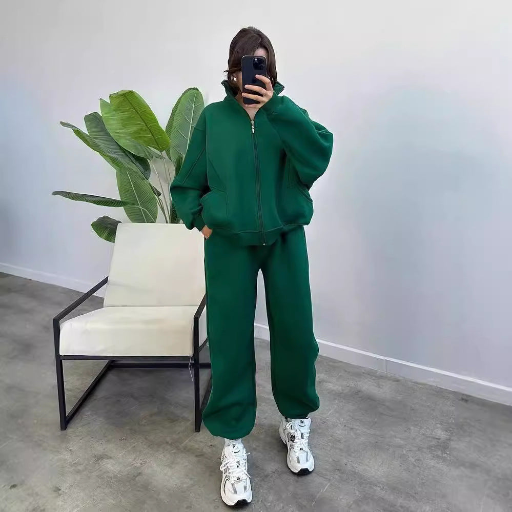 Damen Oversize Fleece-Set mit Reißverschlussjacke und weiten Jogginghosen Echoarchiv