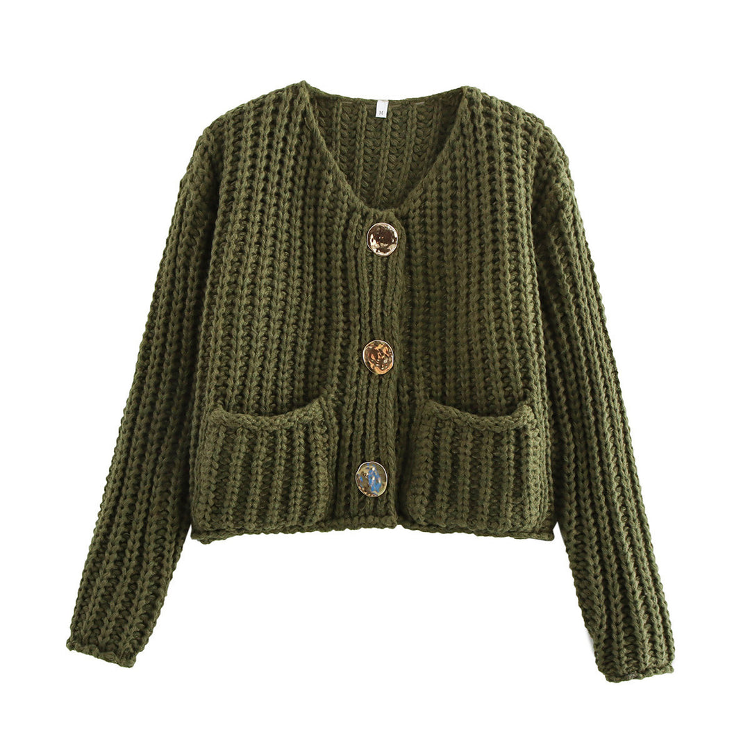Damen Kurzcardigan im Rippen-Grobstrick mit aufgesetzten Taschen und Statementknöpfen – Veloura