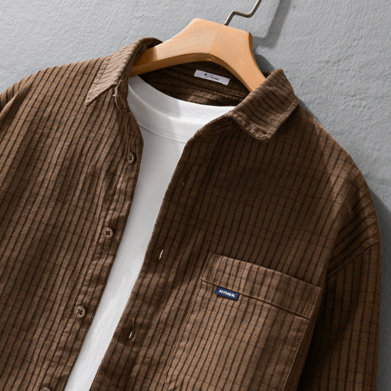 Herren Feinstruktur-Hemdjacke im Cord‑Look mit aufgesetzter Brusttasche Echoarchiv