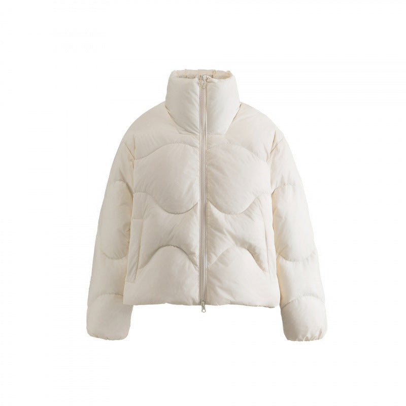 Damen Kurze gesteppte Steppjacke mit hohem Kragen und wellenförmiger Steppung Echo Archiv
