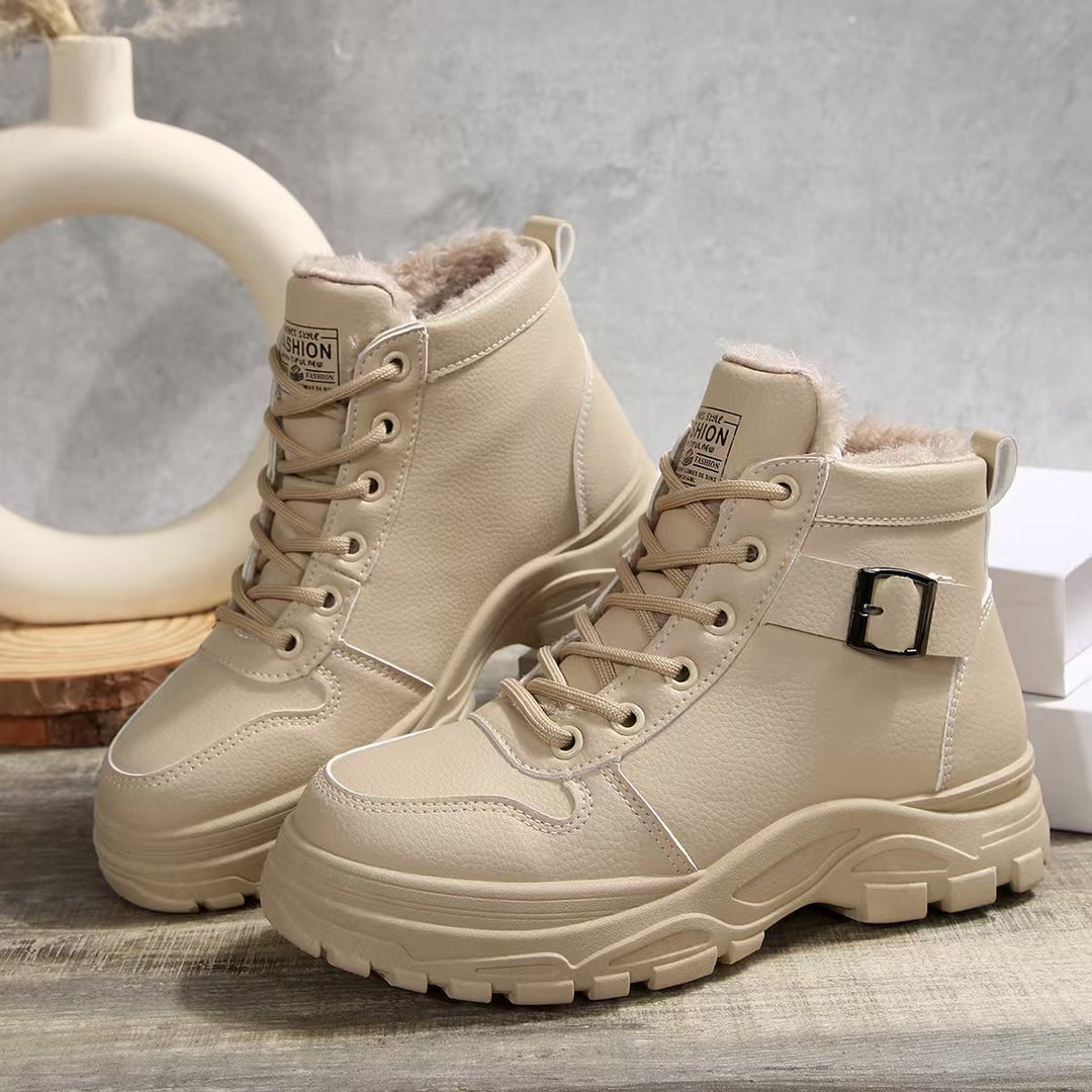 Damen  gefütterte Plateau-Schnürstiefelette mit dekorativer Metallschnalle und profilierter Gummilaufsohle Echo Archiv