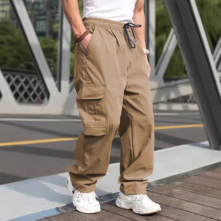 Herren Cargo-Hose mit vielen funktionalen Taschen und lockerer Passform Echoarchiv