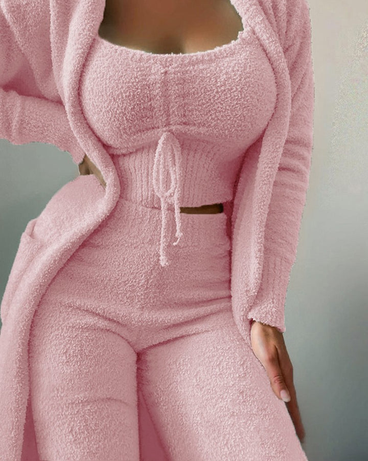 Damen nan luxuriöses Teddy-Fleece Lounge-Set mit Longcardigan, gerafftem Cropped-Bustier und Highwaist-Hose Echo Archiv