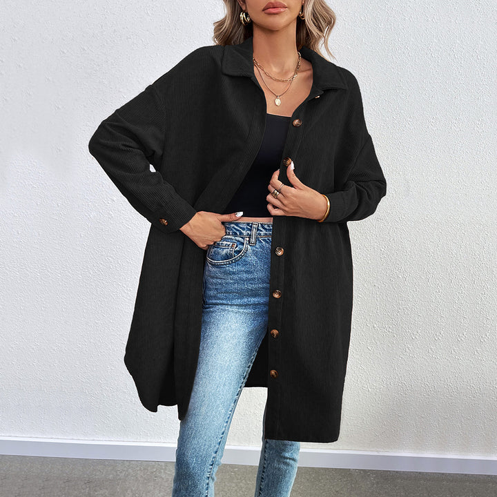 Damen lange Oversize-Cord-Hemdjacke mit durchgehender Knopfleiste und Hemdblusen-Kragen – Célinea