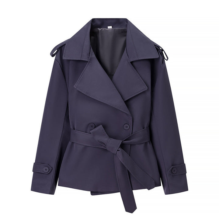 Damen 50+ kurzer Taillen-Trenchblazer mit Bindegürtel und weitem Revers Echo Archiv