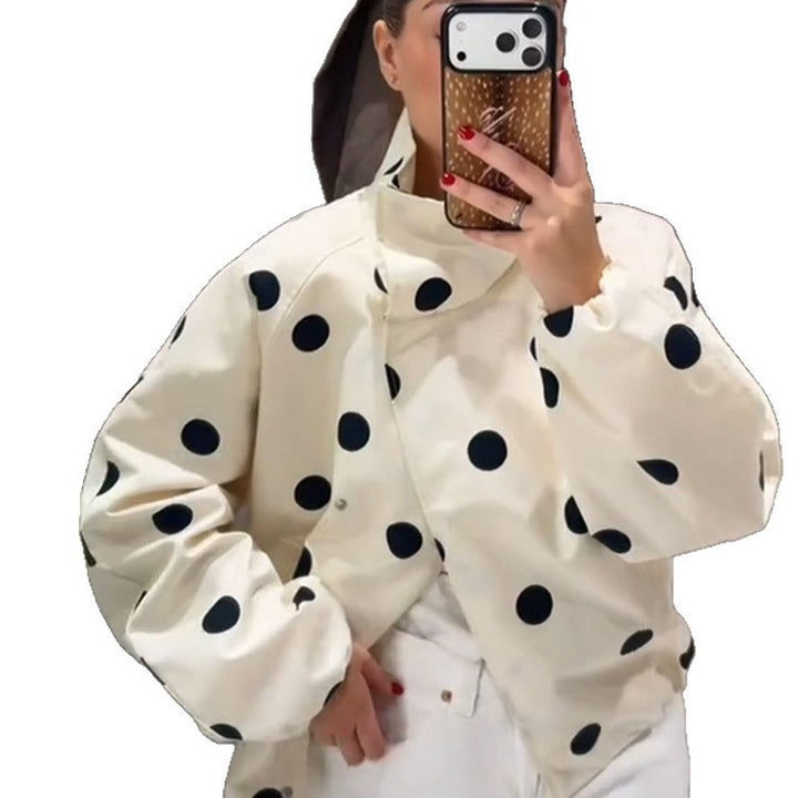 Damen kurz geschnittene Bomberjacke mit übergroßem Schalkragen und Polka-Dot-Print Echoarchiv
