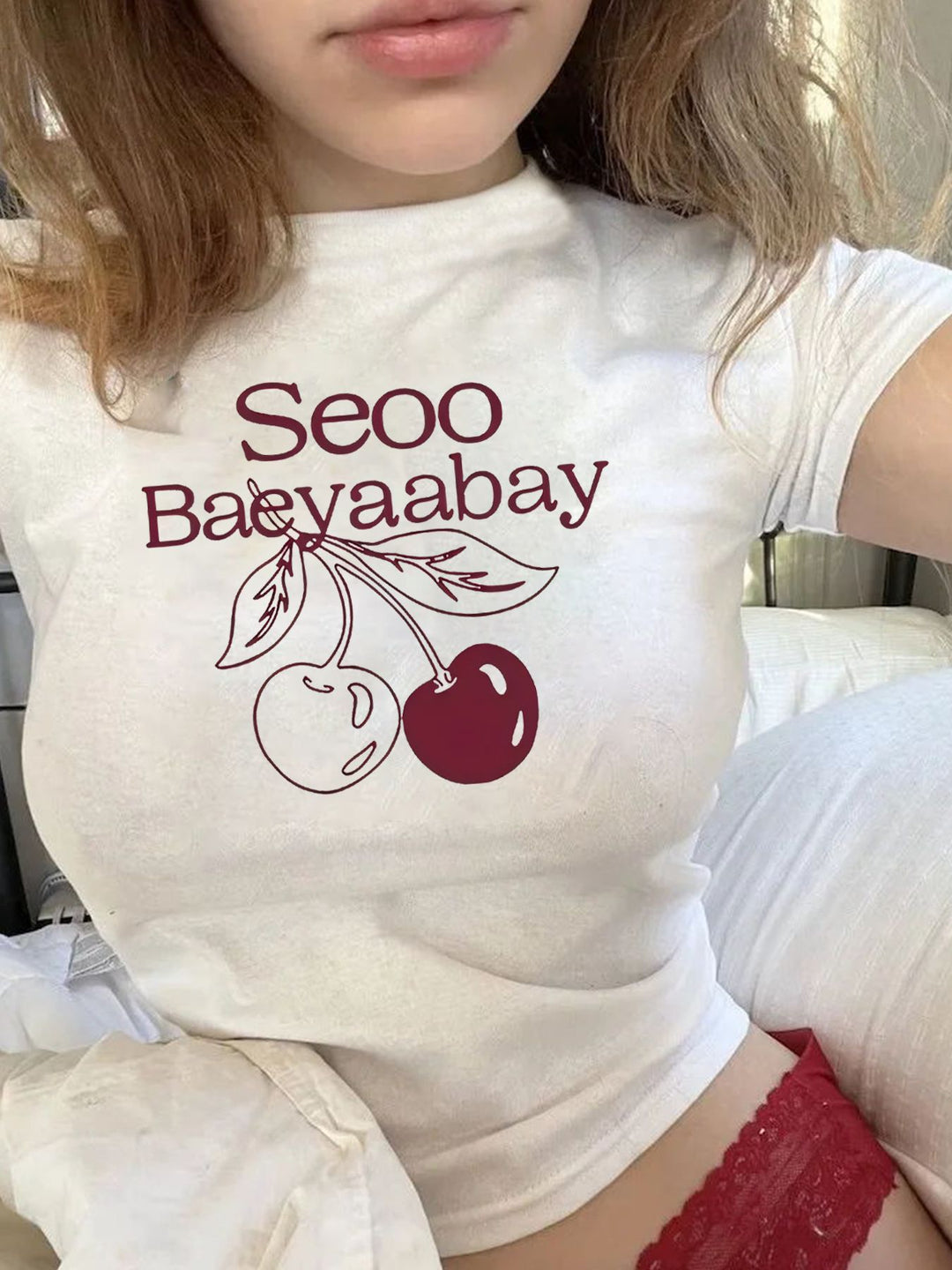 Damen T-Shirt mit kreativem Obstmuster und modernem Schriftzug Echo Archiv