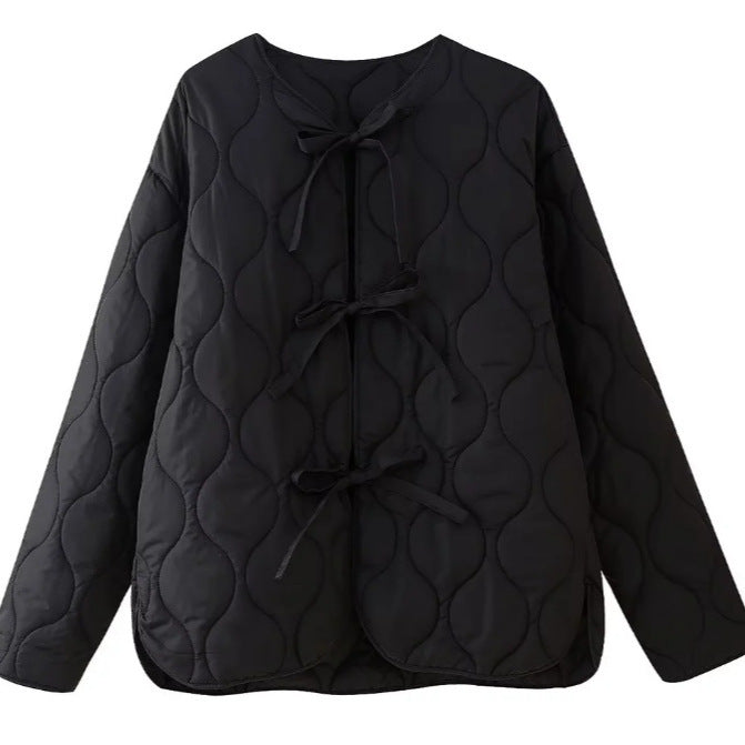 Damen Gequiltete Steppjacke mit Bindebändern und Rundhalsausschnitt Echo Archiv