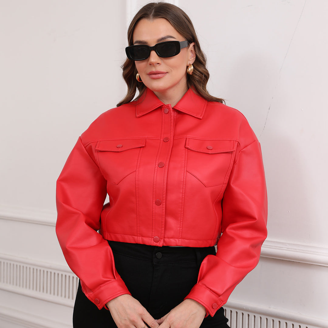 Damen nan kurze Oversized-Kunstlederjacke im Trucker-Stil mit Pattentaschen und verdeckter Druckknopfleiste Echo Archiv