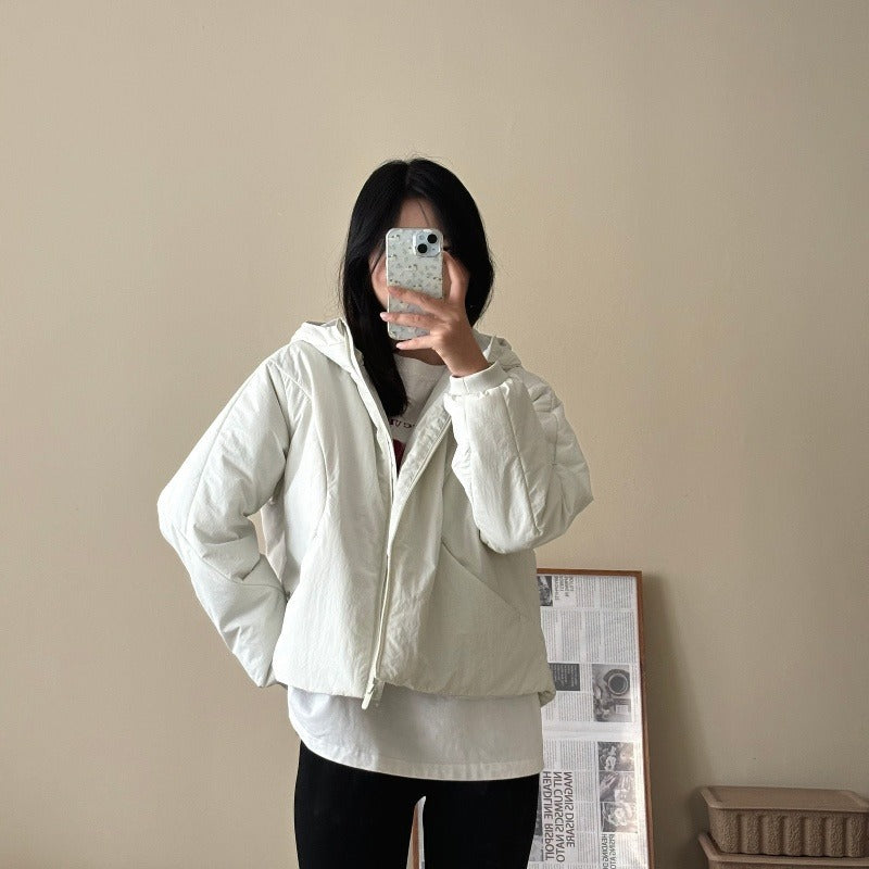 Damen Kurz geschnittene leichte Thermo-Kapuzenjacke mit Oversize-Silhouette Echoarchiv