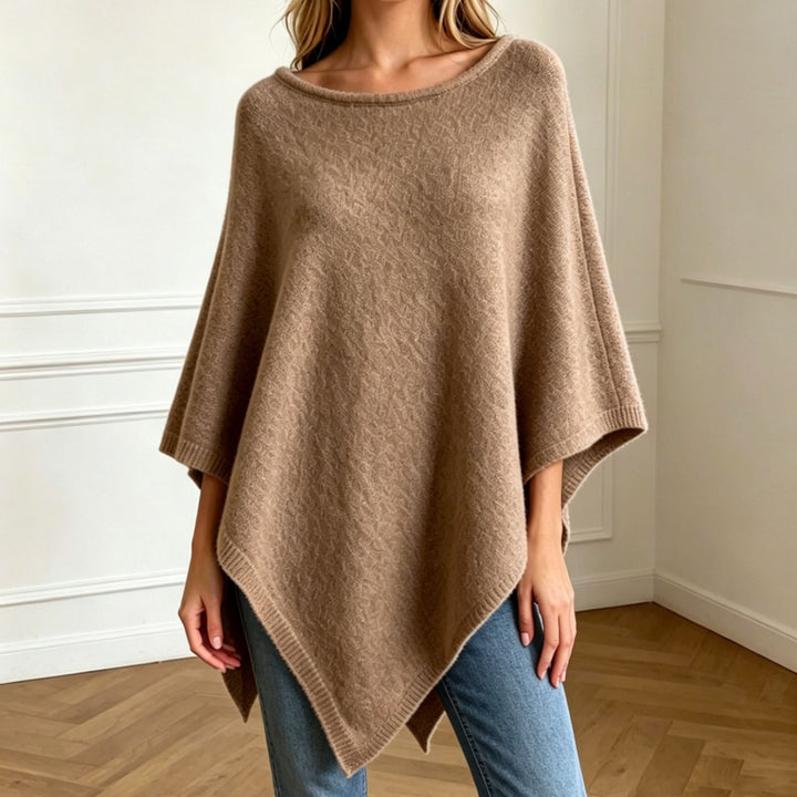 Damen Oversize Strickponcho mit weitem Rundhalsausschnitt – Célinea