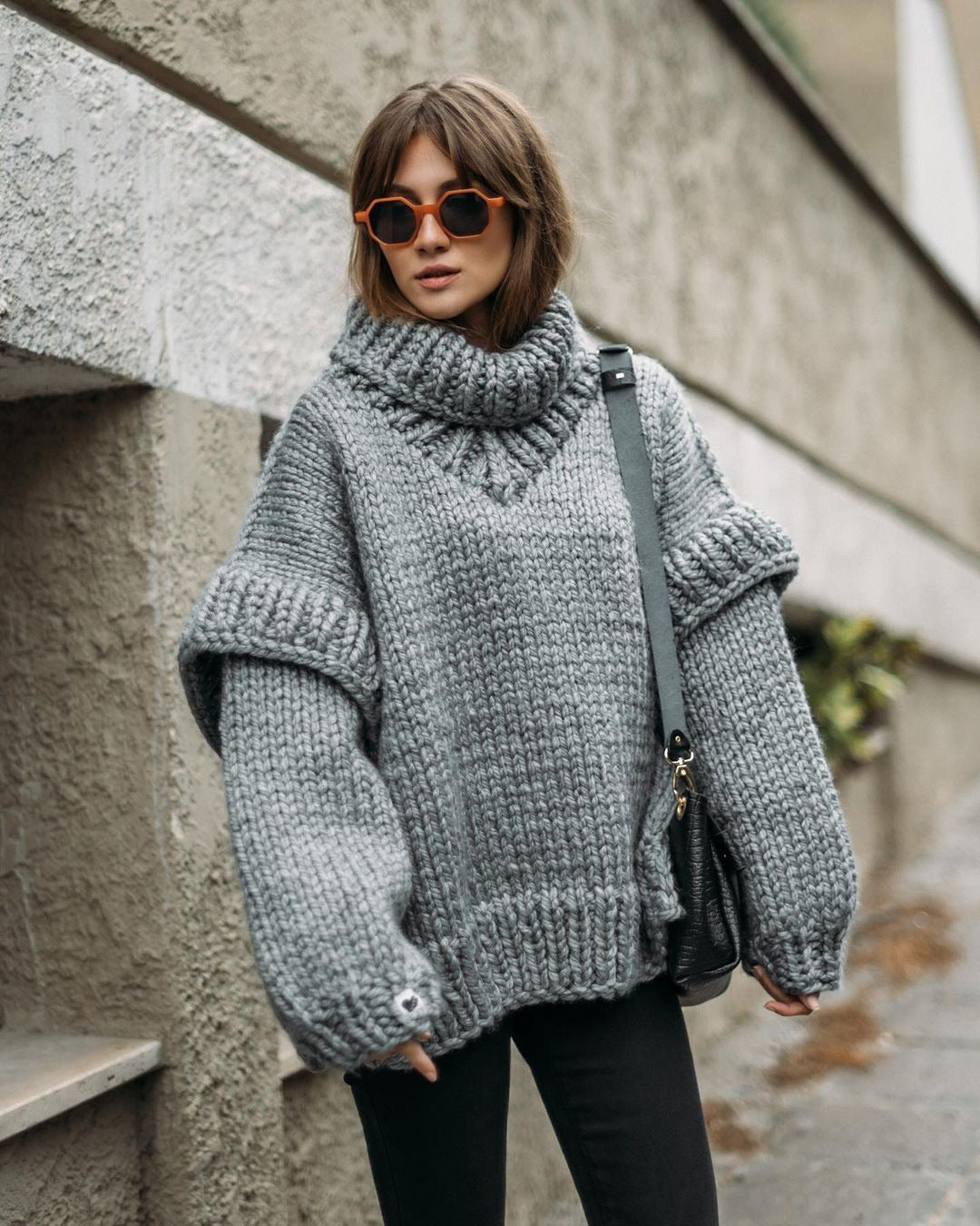 Damen Oversize Grobstrickpullover mit hohem Rollkragen Echoarchiv