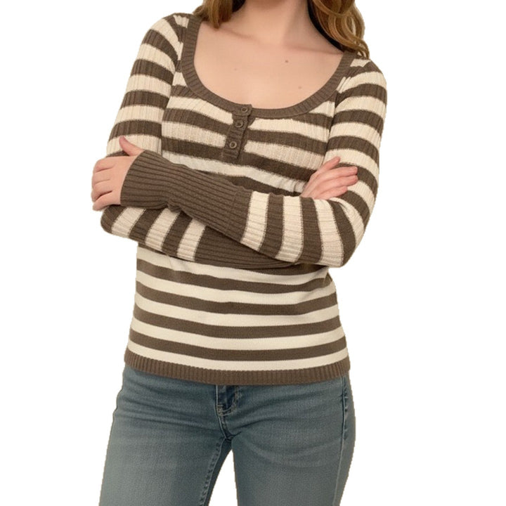 Damen Gestreiftes Ripp-Strickshirt mit U-Boot-Ausschnitt und Zierknopfleiste Echo Archiv