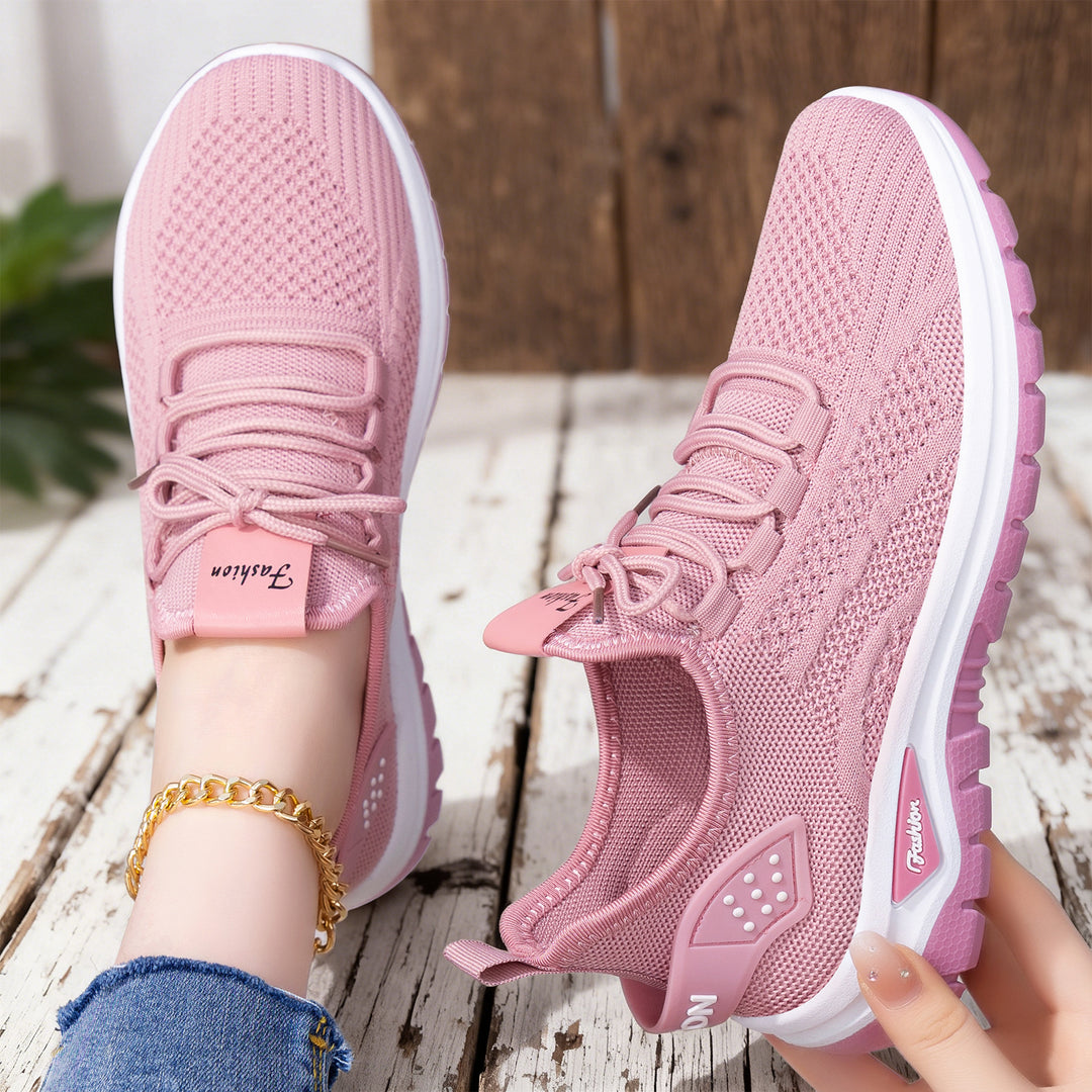 Damen nan sockenähnlicher Strick-Fit Sneaker mit elastischer Schnürung, gelochter Fersenverstärkung und dämpfender Plateau-Sohle Echo Archiv