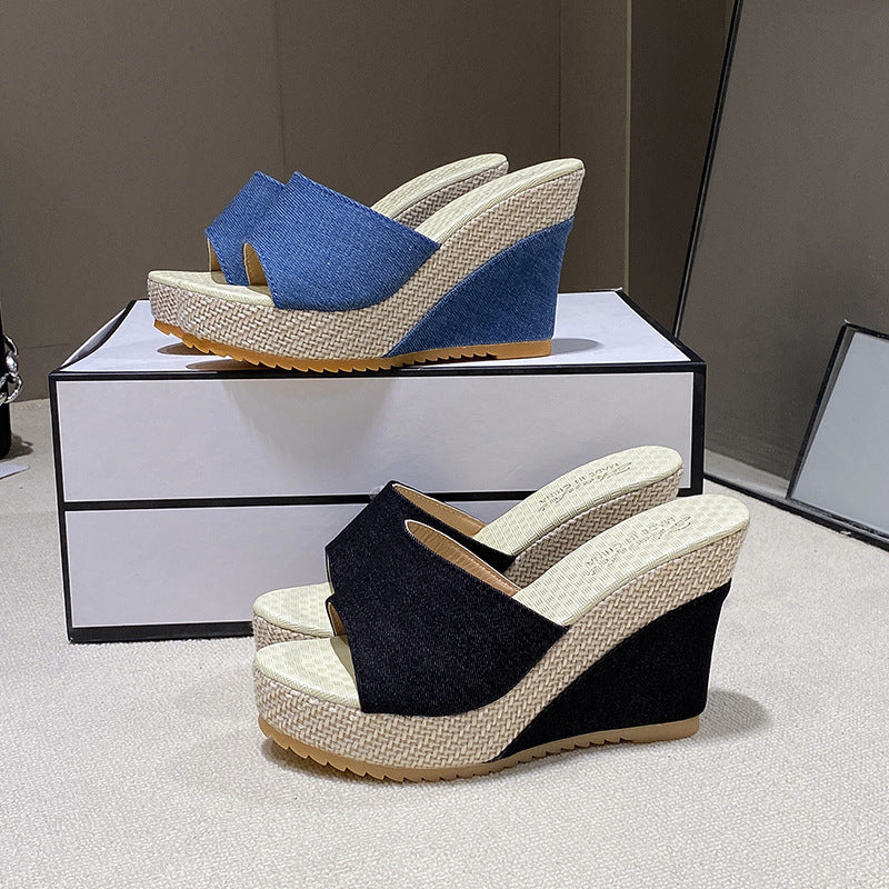 Damen nan Keil-Pantolette mit offenem Zehenbereich breitem Textilriemen Bast-Plateau und gepolstertem Komfortfußbett Echo Archiv