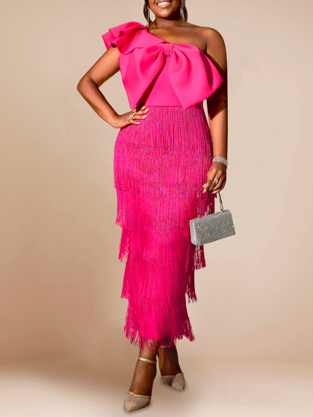 Damen elegantes Kleid mit voluminösem Rüschenelement und Fransen Echo Archiv
