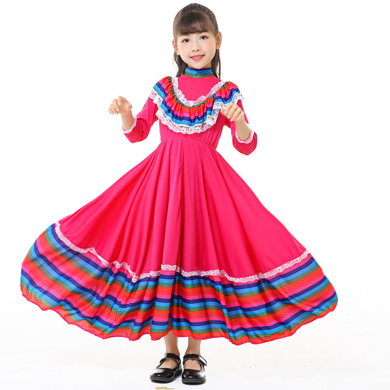 Mädchen Tracht Kleid mit buntem Saum Echo Archiv