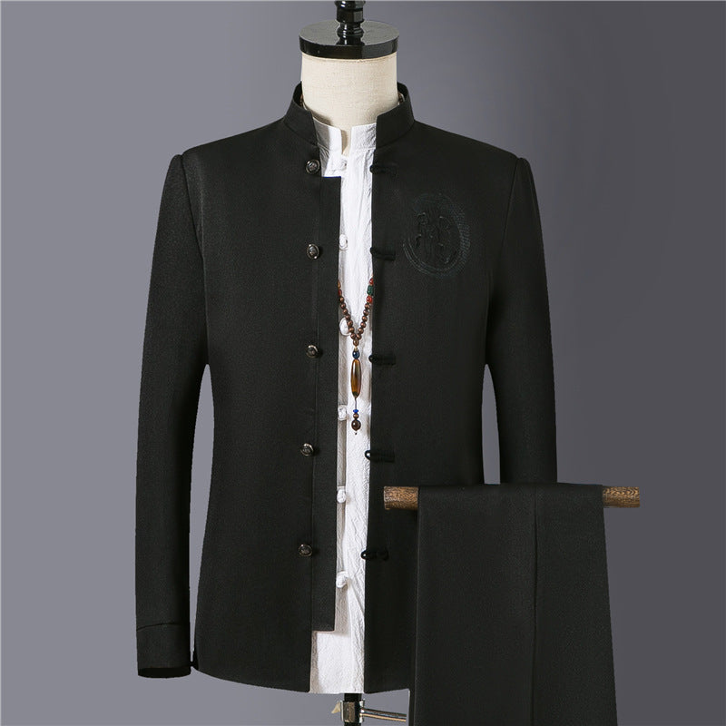 Herren nan asiatisch inspirierte Mandarinjacke mit Stehkragen, Knotenknopfleiste und tonalem Stick-Emblem Echo Archiv