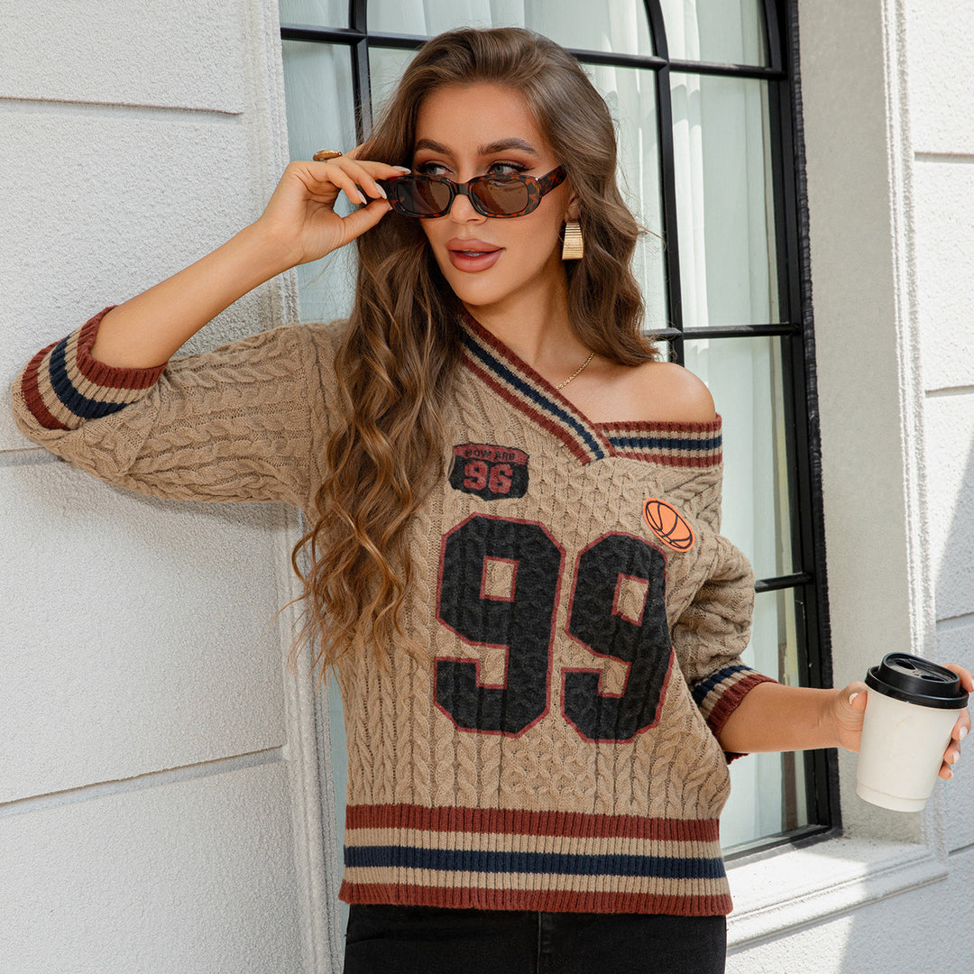 Damen Schräg ausgeschnittener Zopfstrick-Pullover im College‑Look Echoarchiv