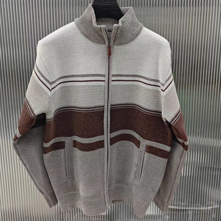 Herren modische Strickjacke mit hohem Kragen und sportlichem Reißverschluss Echoarchiv