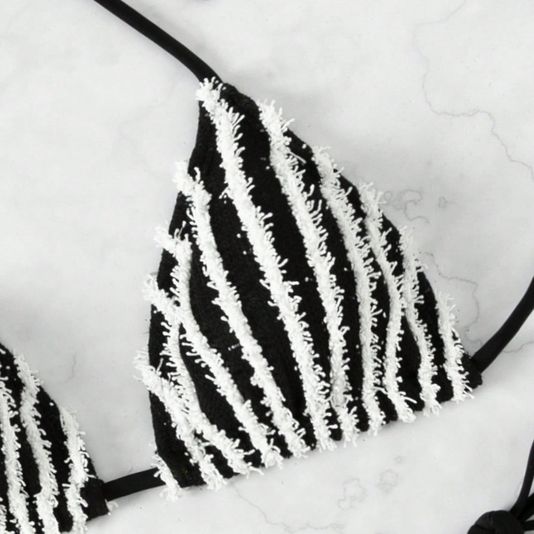 Damen Triangel-Bikini mit auffälligem Streifenmuster Echo Archiv