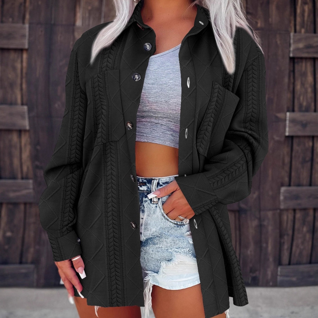 Damen Oversize Strick‑Hemdjacke mit Zopfstrick, Brusttasche und Knopfleiste Echoarchiv