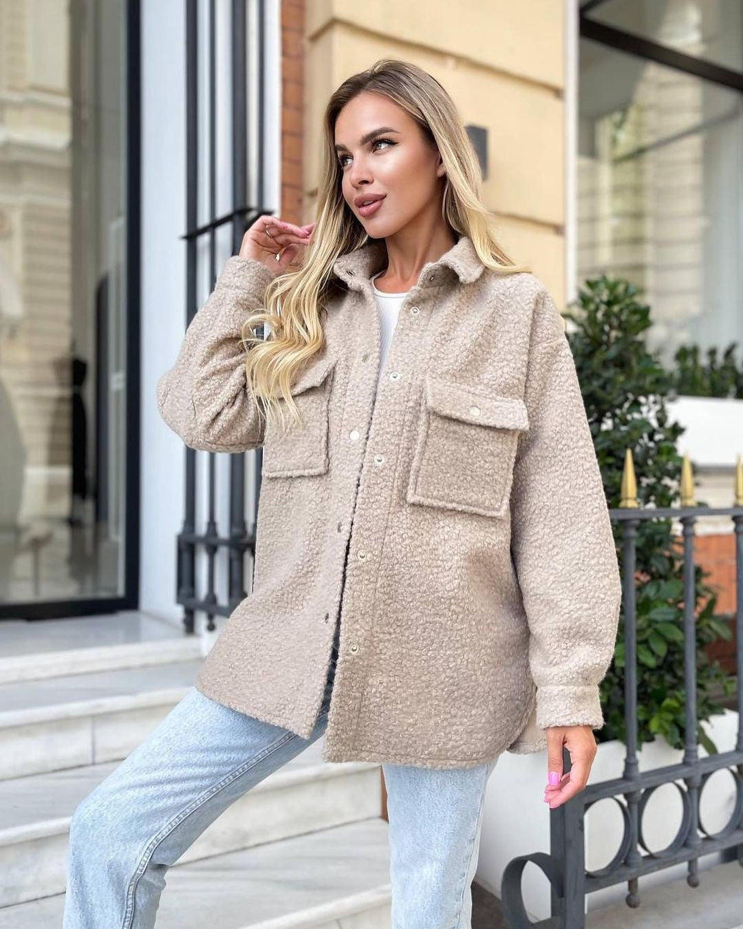Damen Oversized Teddy-Übergangsjacke mit Brusttaschen und Druckknöpfen Echoarchiv