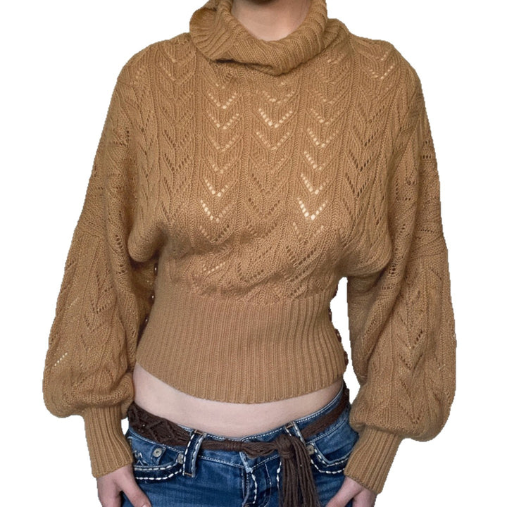 Damen nan kurzes Strick-Turtleneck mit Zierknopfleiste und Ballonärmeln Echo Archiv