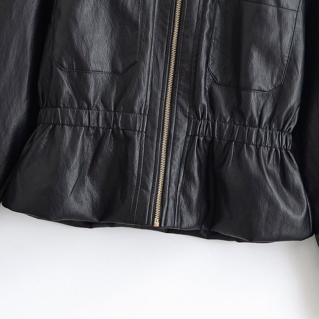 Damen Boxy-Kunstleder-Blouson mit elastischer Taillenpartie, aufgesetzten Brusttaschen und sichtbarem Reißverschluss Echoarchiv