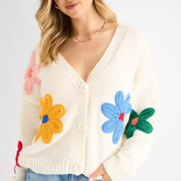 Damen Cardigan mit dreidimensionalen Blumenapplikationen und V-Ausschnitt – Veloura