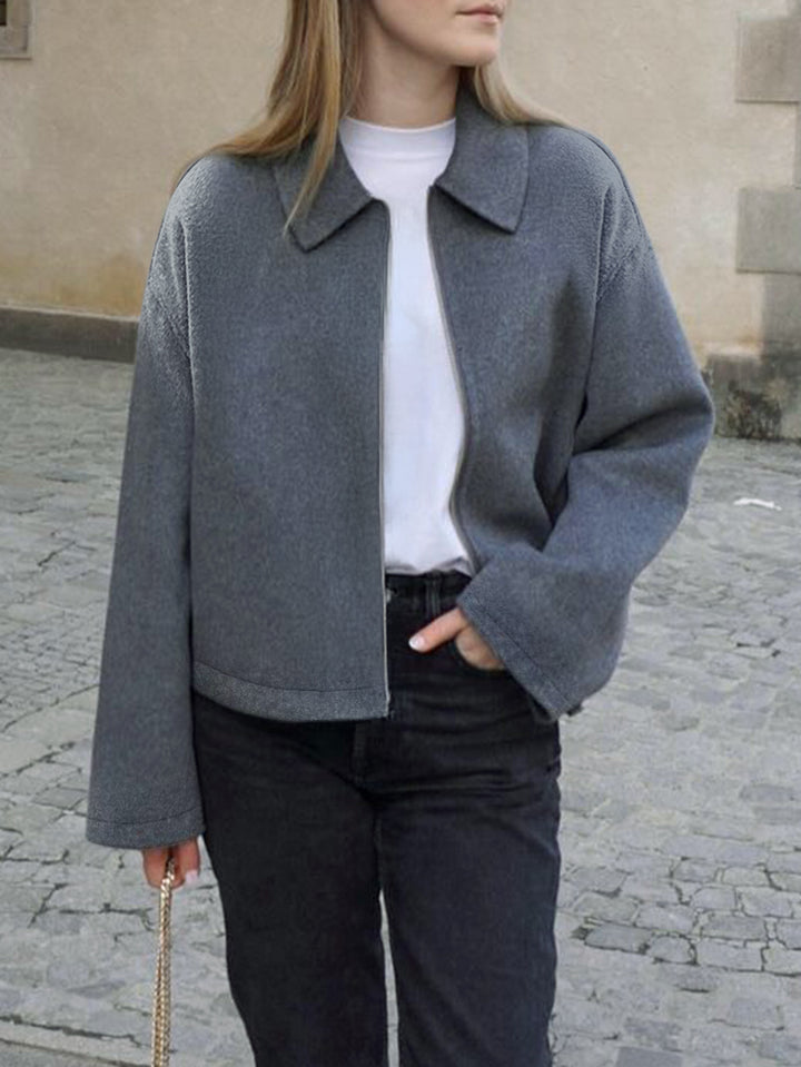 Damen kaschmirähnliche Wolljacke mit durchgehendem Reißverschluss, oversized Schnitt und Hemdkragen – Célinea