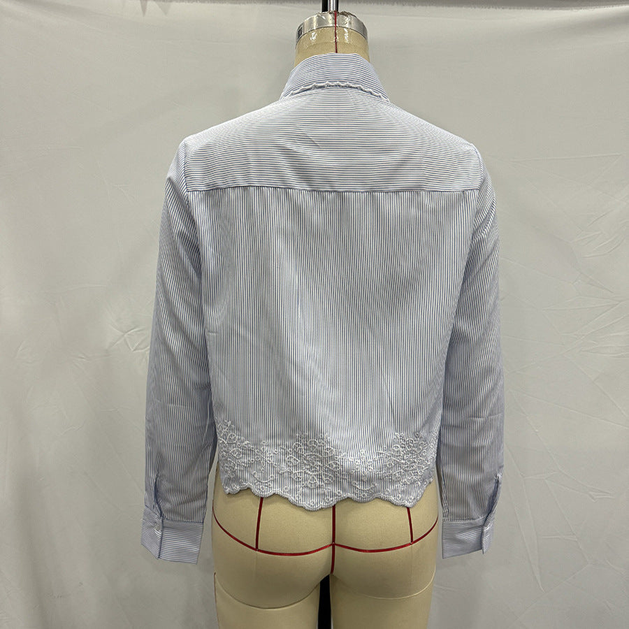 Damen nan gestreifte Hemdbluse mit Spitzenkragen und besticktem Wellenabschluss Echo Archiv