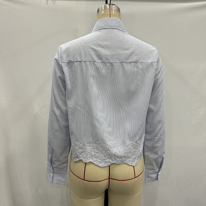 Damen nan gestreifte Hemdbluse mit Spitzenkragen und besticktem Wellenabschluss Echo Archiv