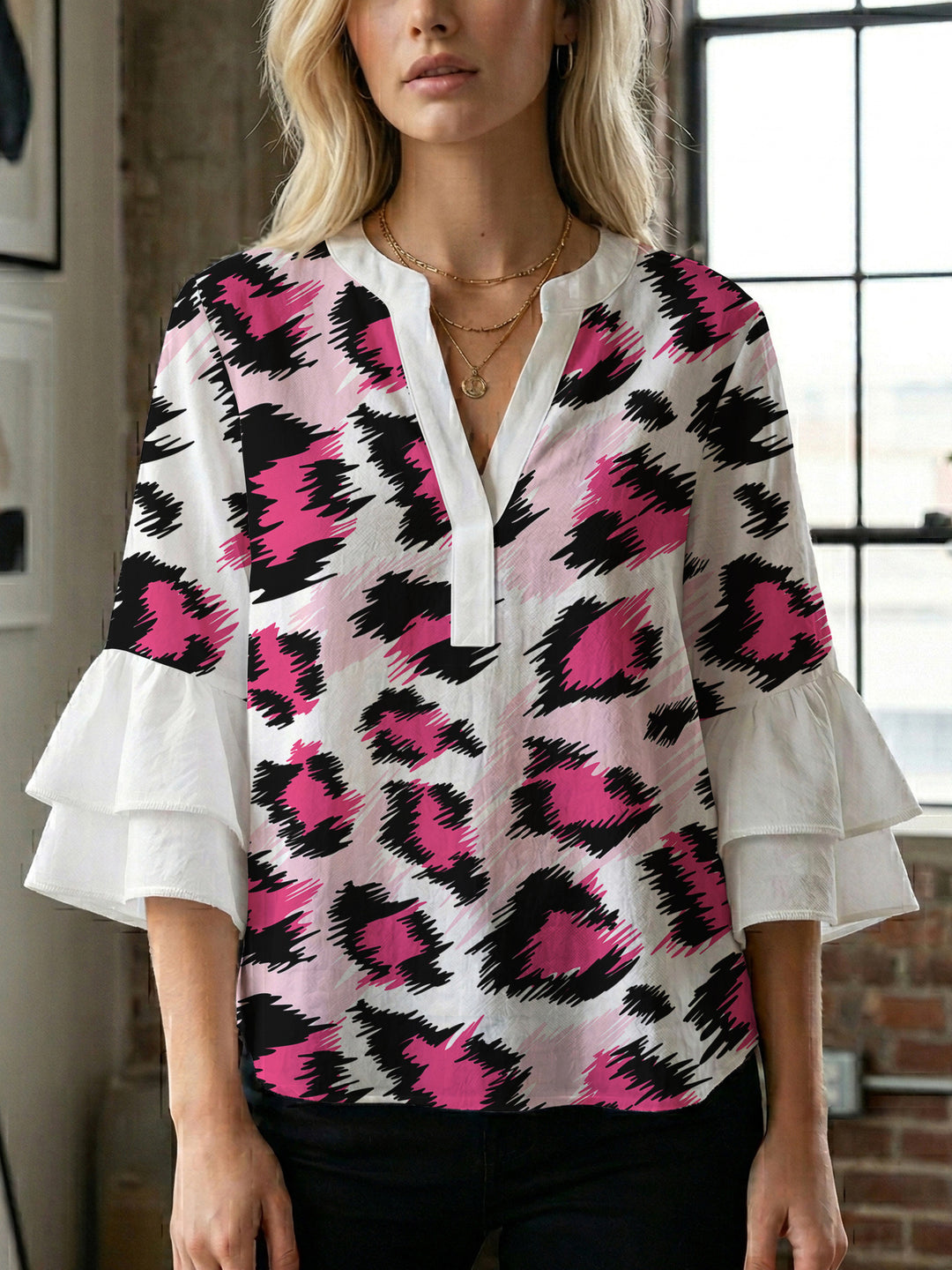 Damen Bluse mit Rüschendetails und auffälligem Animal-Print Echo Archiv